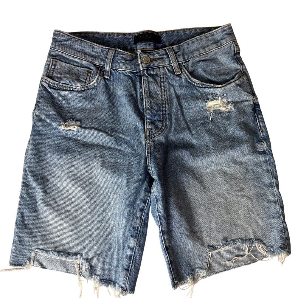 Forever 21 Men's Blue Denim Shorts - Size 31, Excellent!